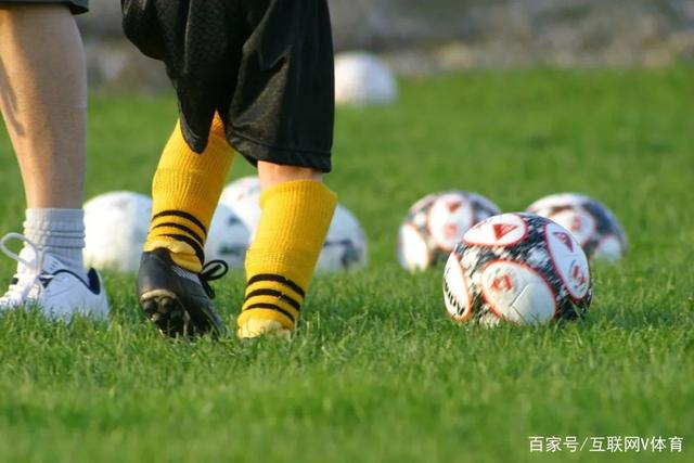 上海海港足球俱乐部为奔赴考场的莘莘学子送上祝福